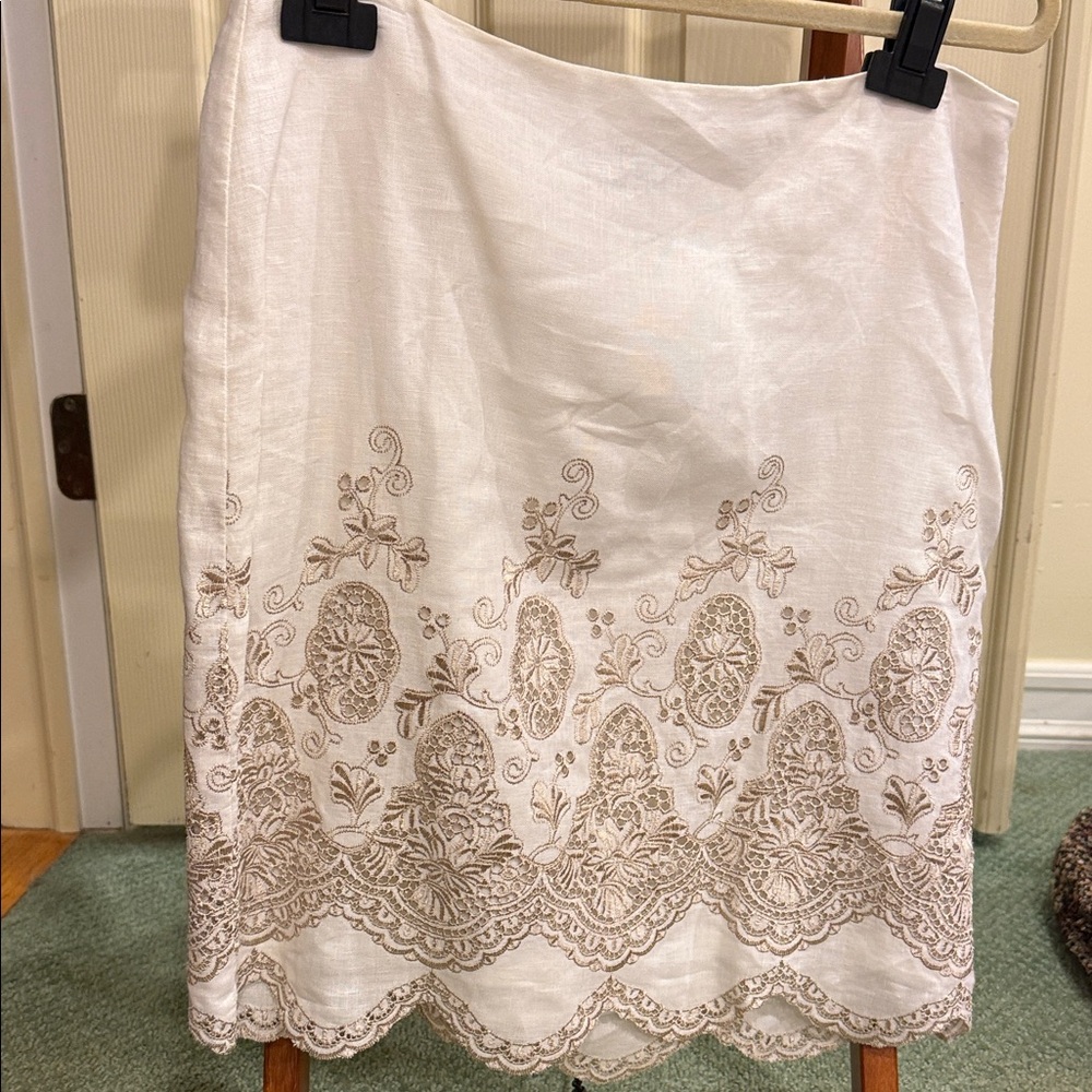 Ann Taylor Cream and Tan Embroidered Pencil Skirt